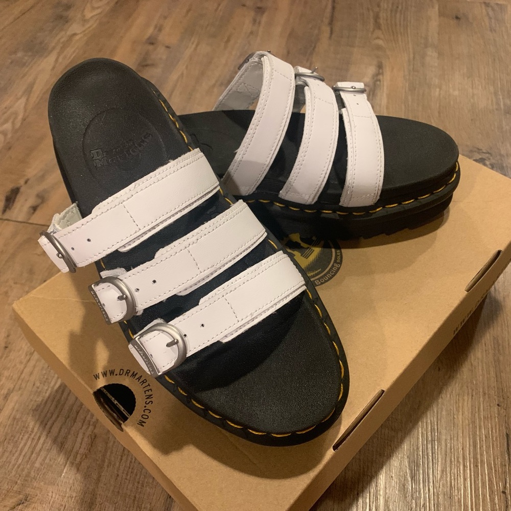 Women’s Dr Martens Blaire slide 3-strap Platform sandals white/black, new.